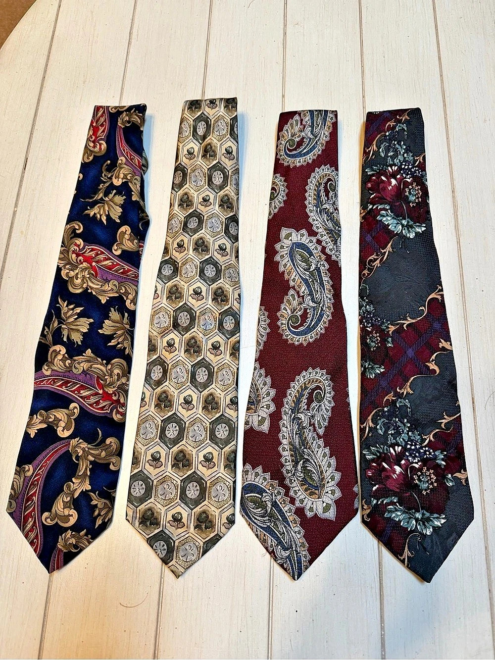 Hunting Horn Paisley & Floral Tie Set Like New